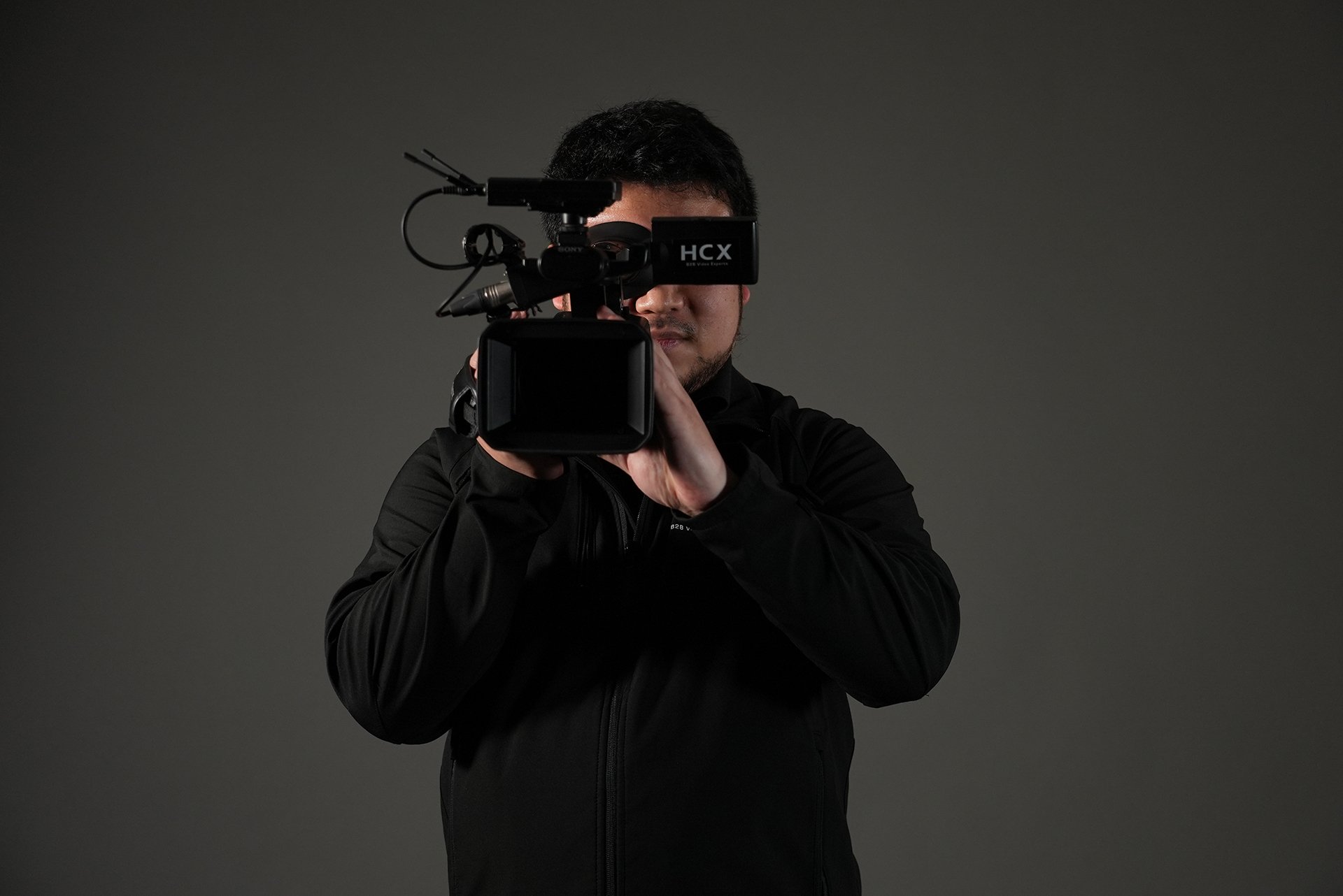 Hiroyuki M. Hiroyuki M.