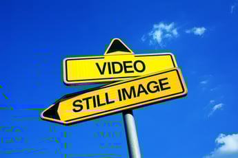 静止画と動画、それぞれの特徴と期待できる効果