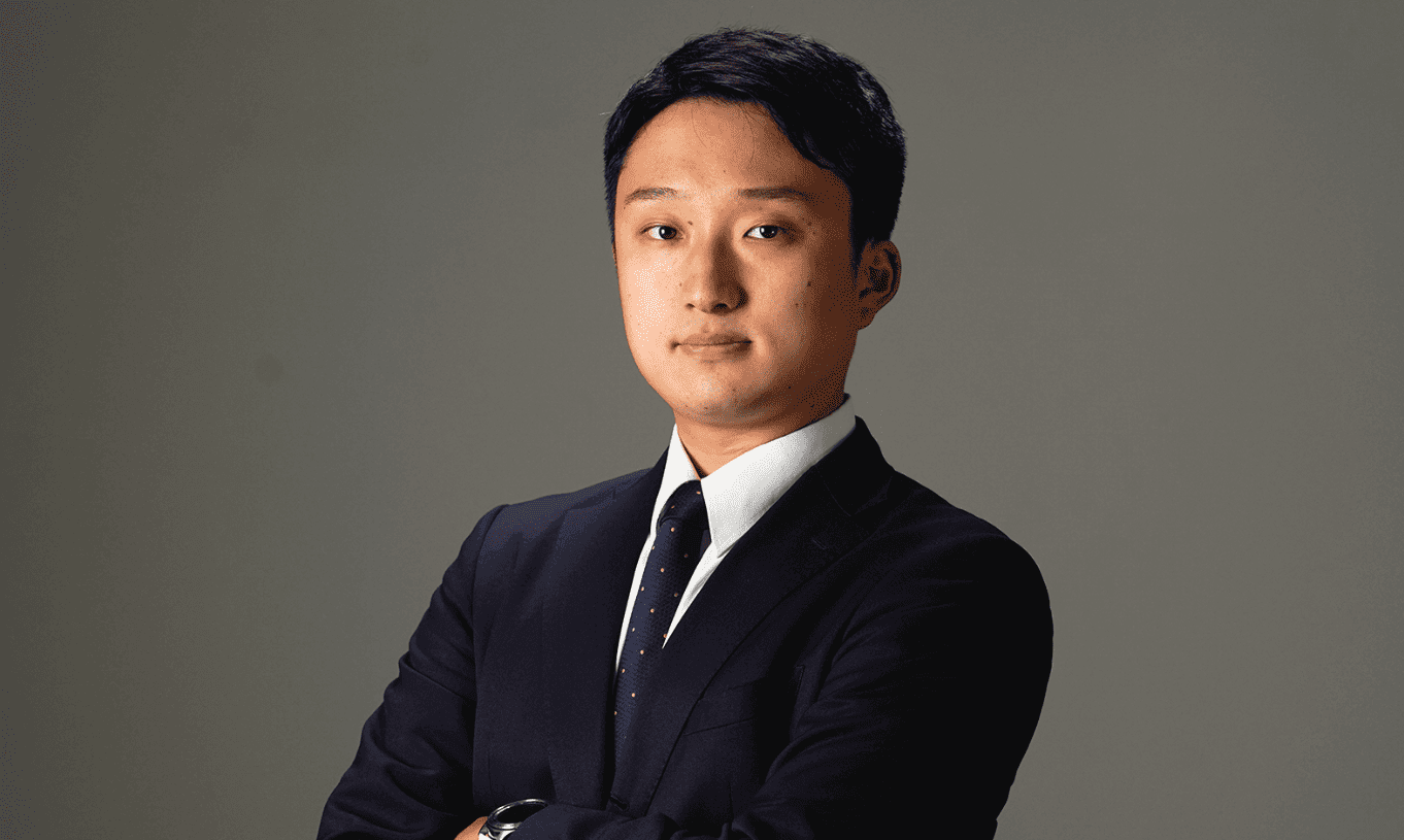 山脇 賢氏